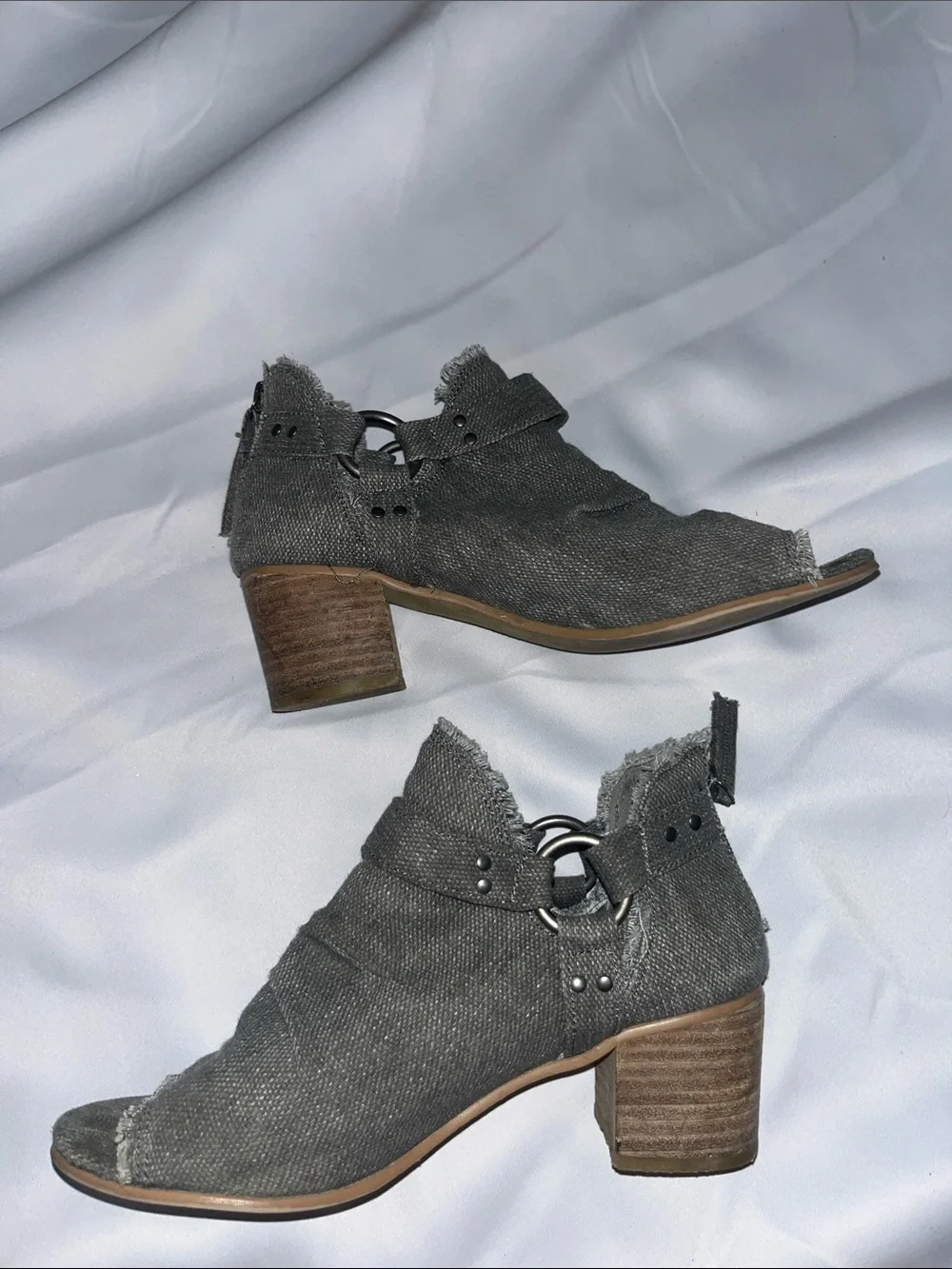 Very G Gray Frayed Open-Toe Ankle Booties with Buckle Strap